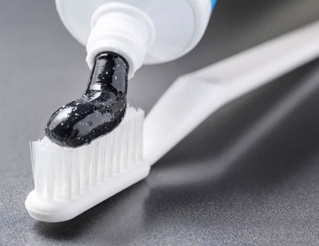 Aktif Karbonlu Diş Macunu Kullanmalı mıyız?