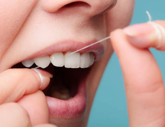 Dişlerimizin Arayüz Temizliğinin Önemi